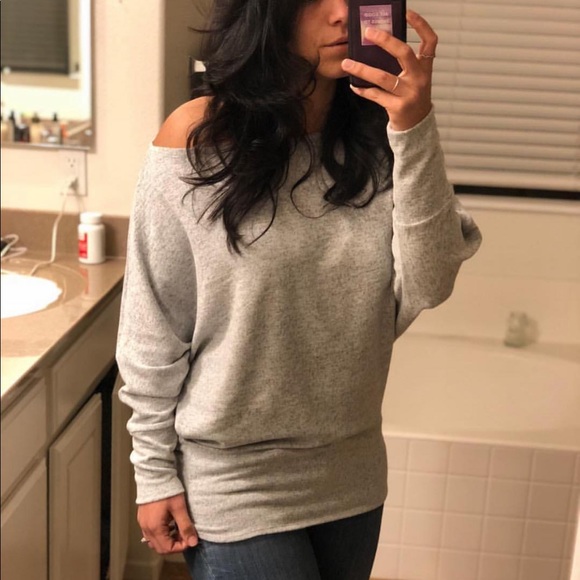 HP💫Off the Shoulder Sweatshirt - Picture 4 of 4